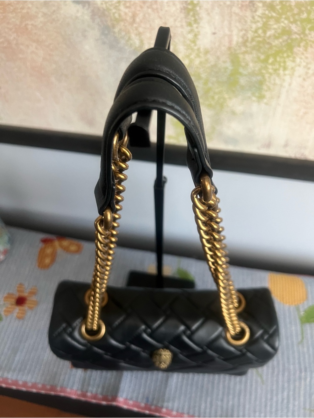 Kurt Geiger Kensington Black Quilted Shoulder Bag with Gold Chain - Picture 5 of 14